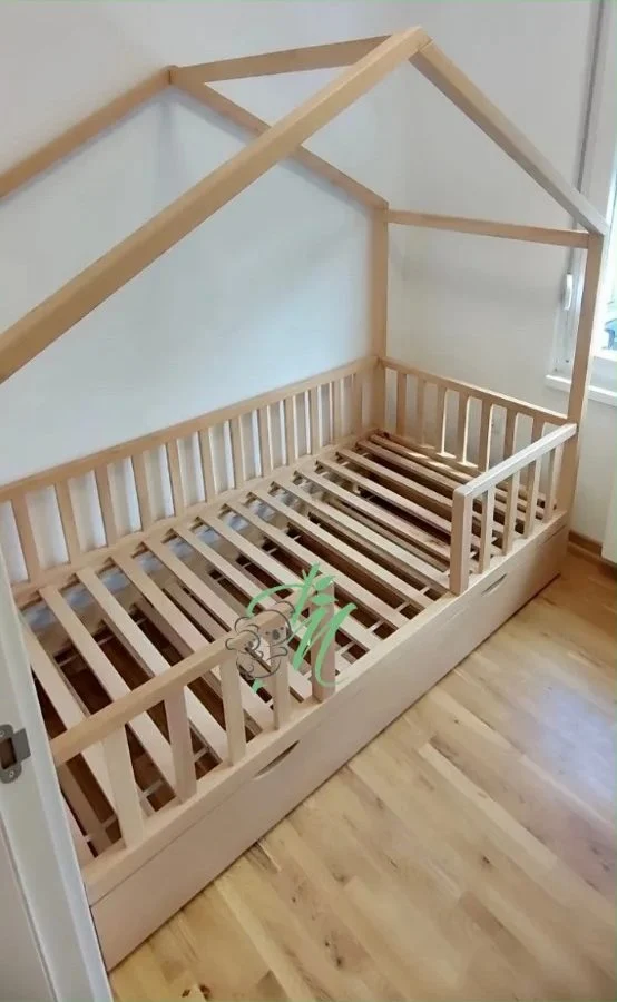 Kućica od parene bukve