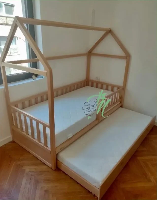 Kućica sa izvučenom fiokom za drugi dušek